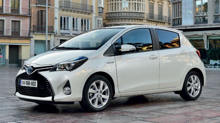 Ο πρωταθλητής του 2014, το Toyota Yaris, ξεκίνησε και το 2015 στην πρώτη θέση των πωλήσεων όλης της αγοράς.
